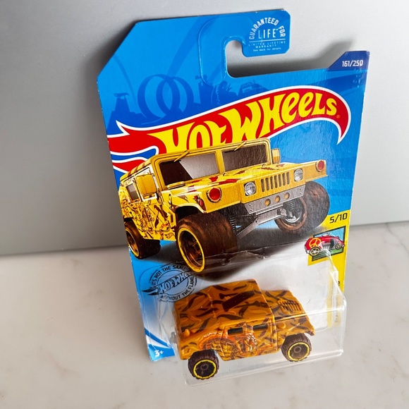 Hot Wheels - HW Art Cars - Yellow Humvee 5/10 - NIB - Very Good Condition - 2020 - Picture 2 of 3